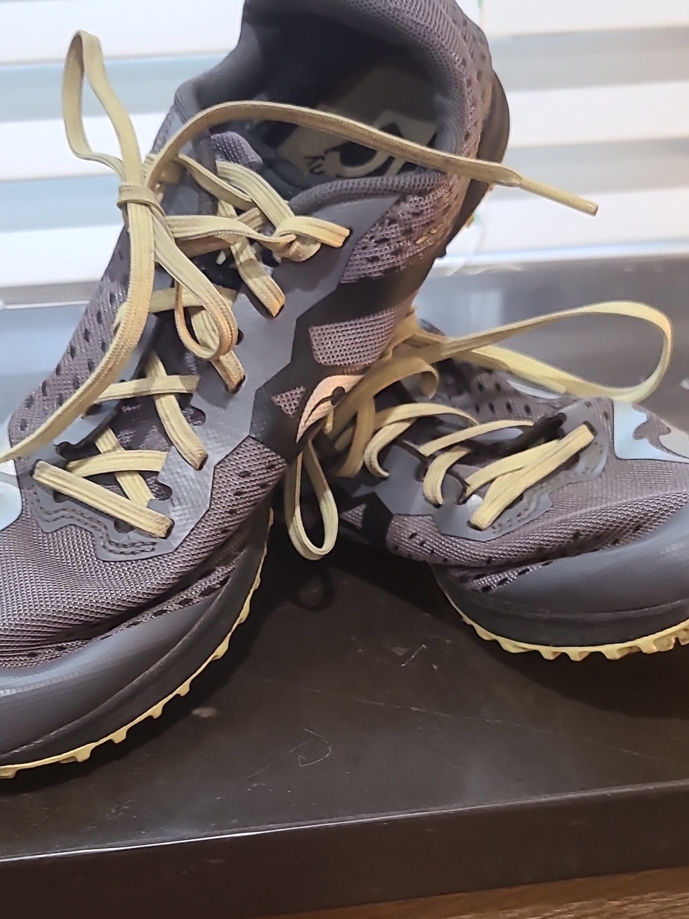 Saucony Kilkenny XC8 Women's 9.5 Cross Country Running Shoes Low Top Gray Yellow